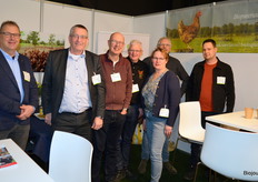 Richard van der Meer van Van der Meer en Zonen, Chris Knippers van Biomeerwaarde kip, Koos Gondelach, Johan Verbeek BPV Biologische Pluimveehouders vereniging, Wim Thomassen van Biomeerwaarde EI en Jacqueline Hoogstraten van Biomeerwaarde ei.